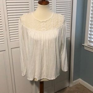 Pretty, boho white flowy top with shoulder lace